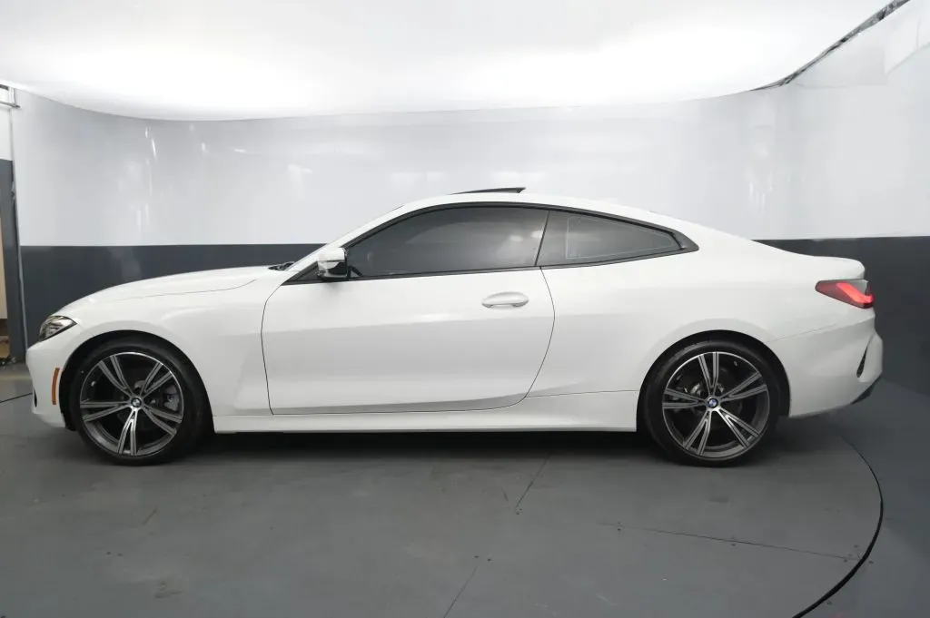 BMW 4 Series photo 2