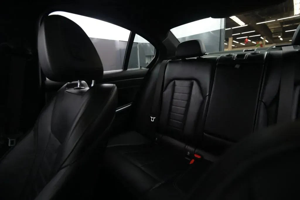BMW 3 Series photo 44