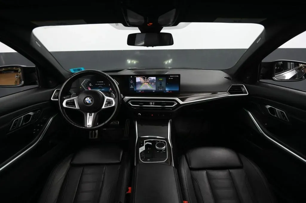 BMW 3 Series photo 32
