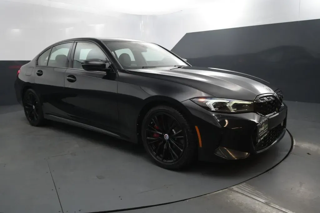 BMW 3 Series photo 7