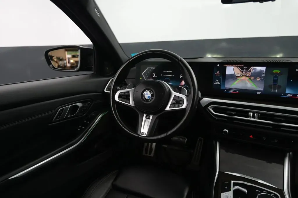 BMW 3 Series photo 35