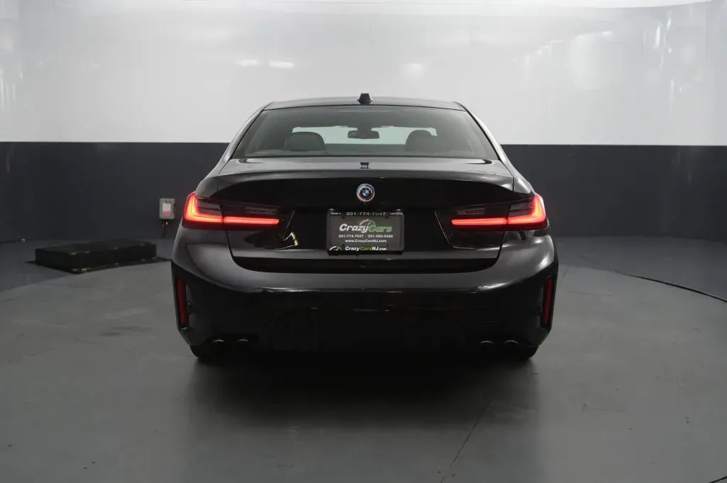 BMW 3 Series photo 4