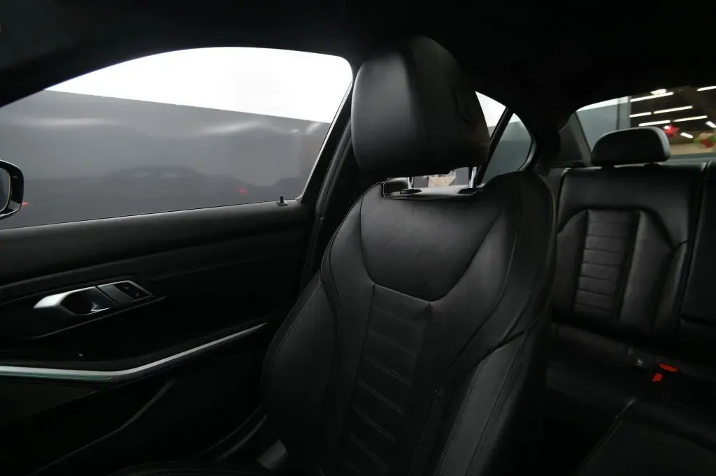 BMW 3 Series photo 31