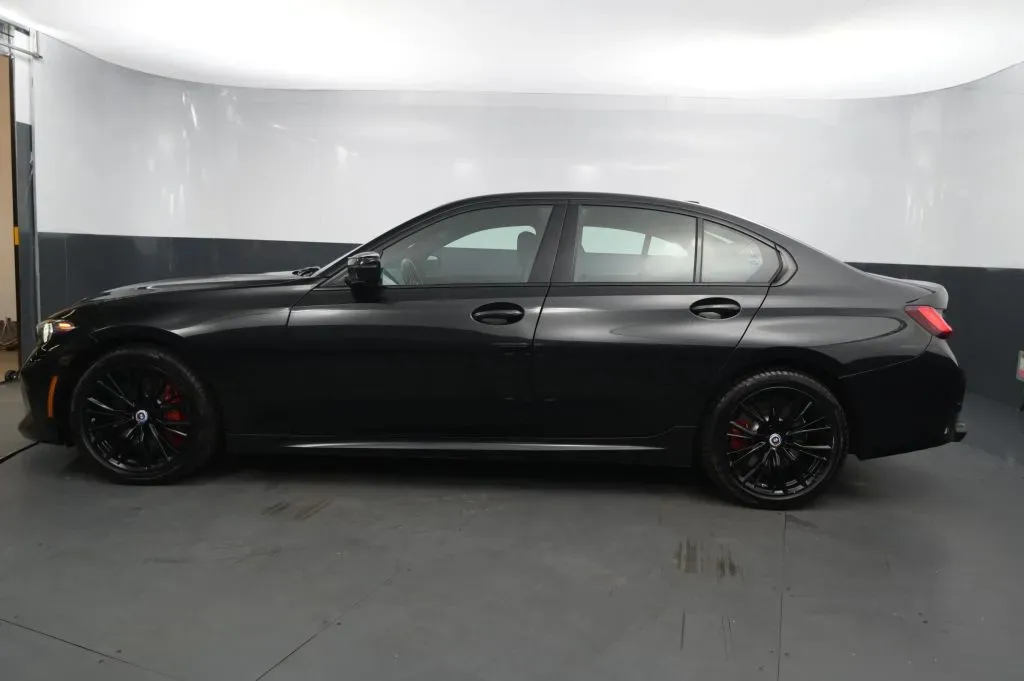 BMW 3 Series photo 2