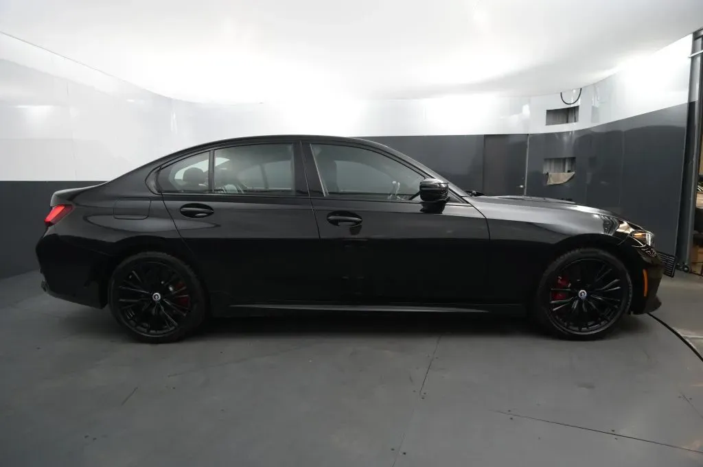 BMW 3 Series photo 6
