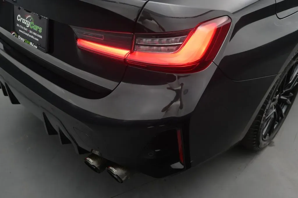 BMW 3 Series photo 18