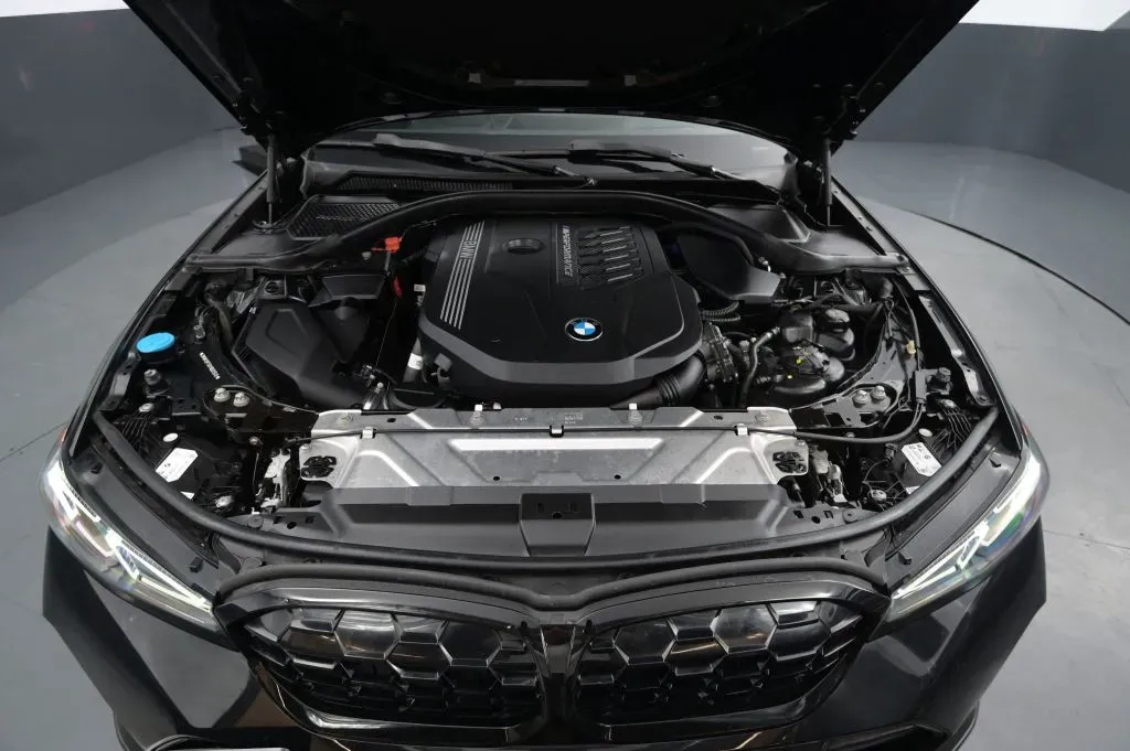 BMW 3 Series photo 21