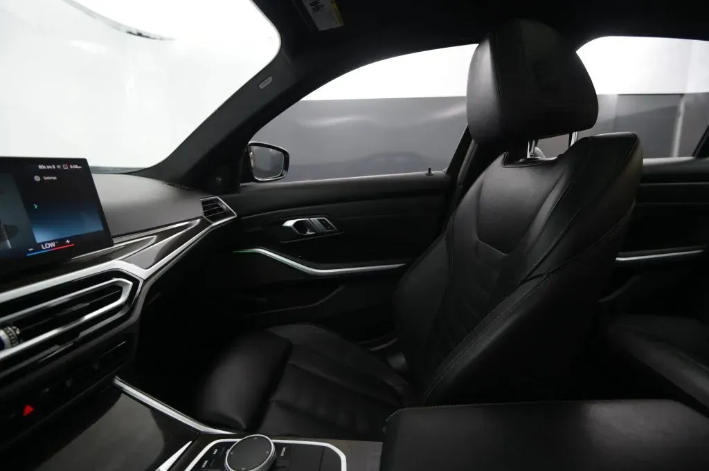 BMW 3 Series photo 30