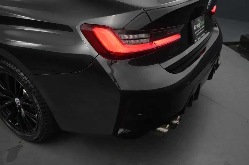BMW 3 Series photo 16