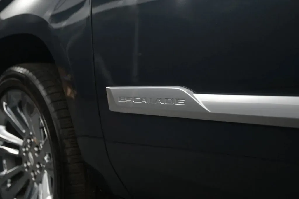 Cadillac Escalade photo 12