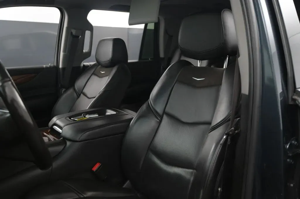 Cadillac Escalade photo 38