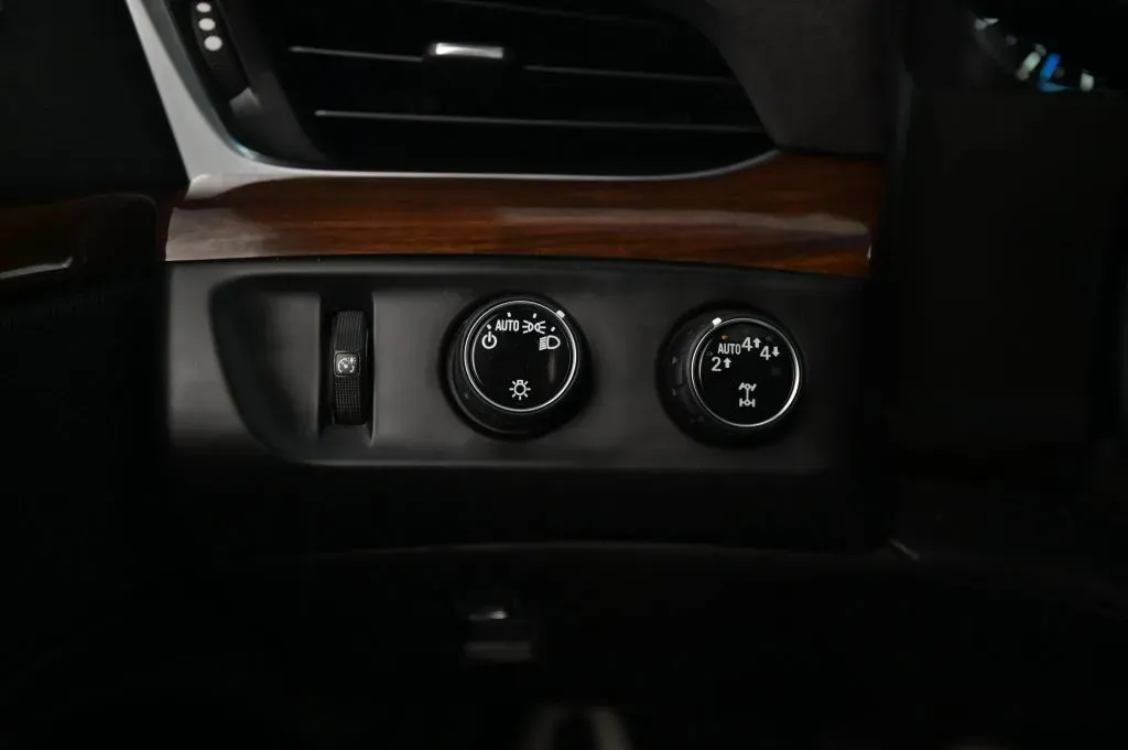Cadillac Escalade photo 19
