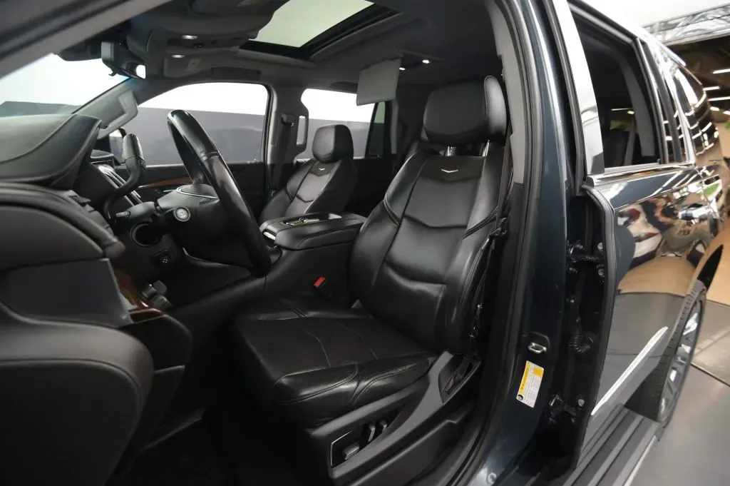 Cadillac Escalade photo 37