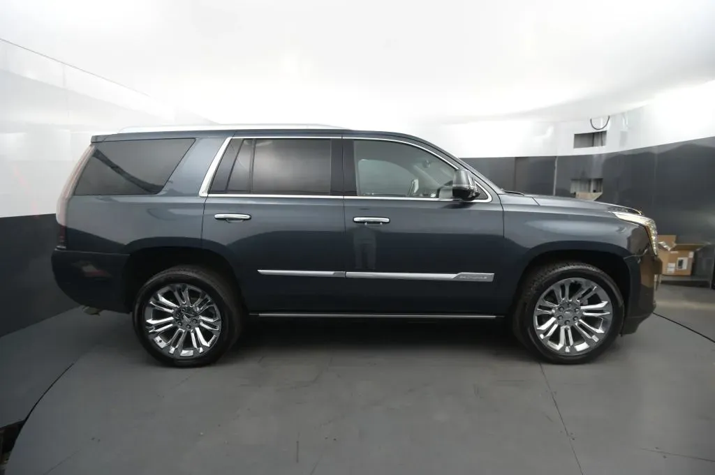 Cadillac Escalade photo 6