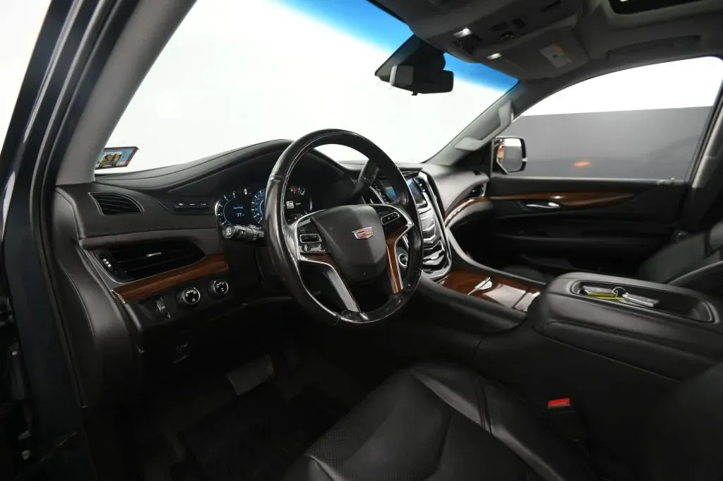 Cadillac Escalade photo 36