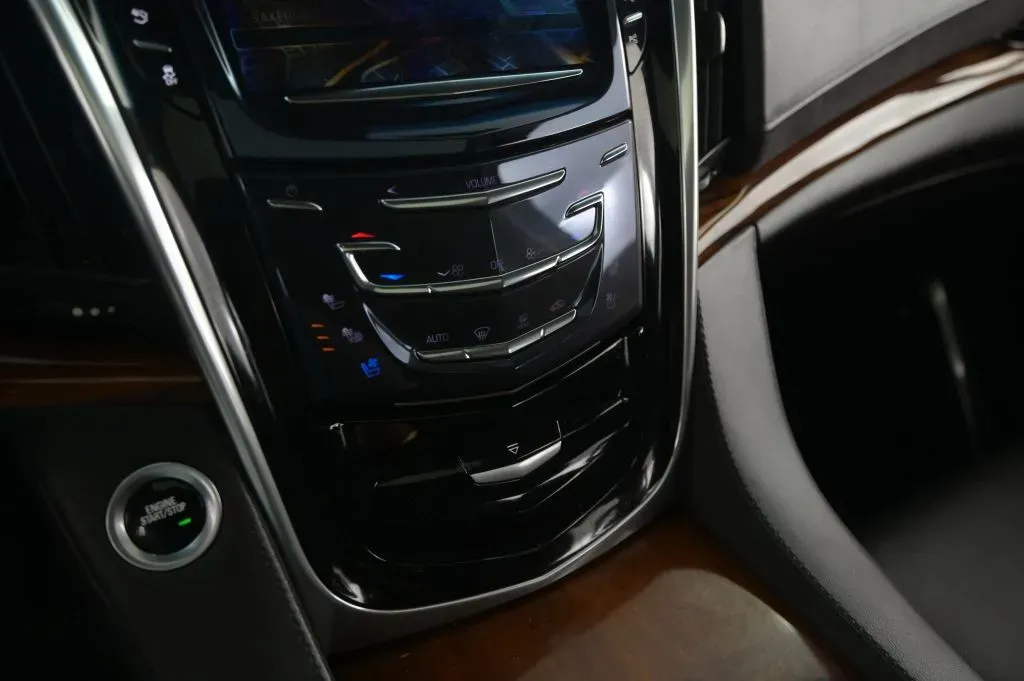 Cadillac Escalade photo 23