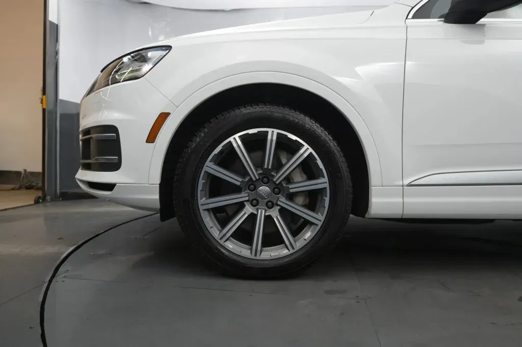 Audi Q7 photo 11