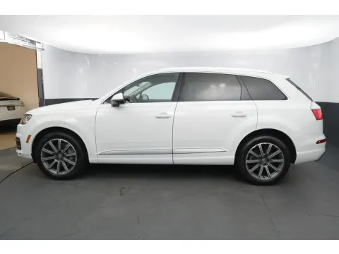 Another view of 2018 Audi Q7 3.0T Premium Plus Sport Utility 4D for sale in Hillside, NJ at Crazy Cars Hillside