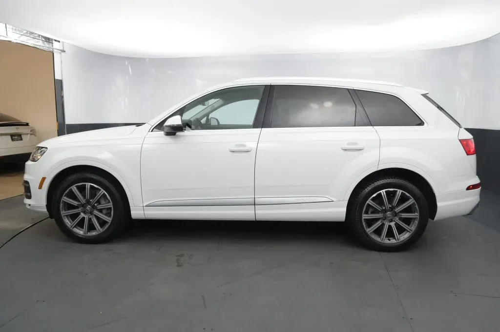 Audi Q7 photo 2