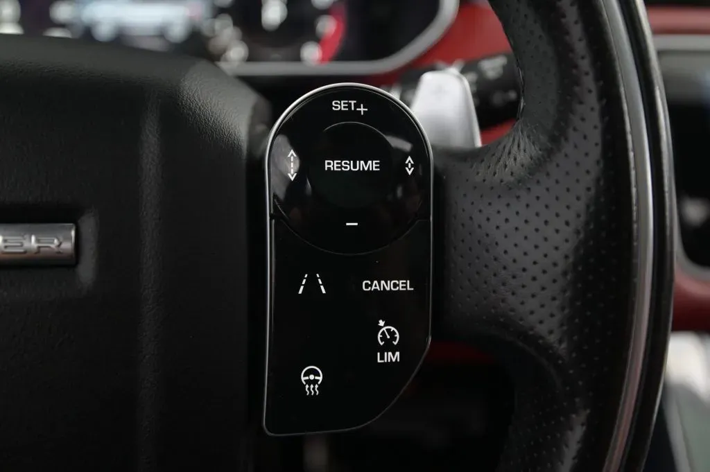 Land Rover Range Rover Sport photo 27