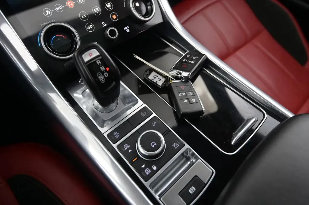 Land Rover Range Rover Sport photo 29
