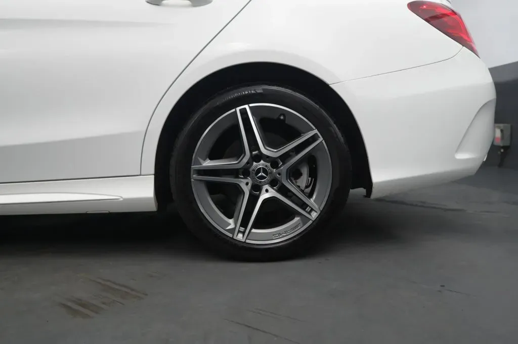 Mercedes-Benz C-Class photo 14