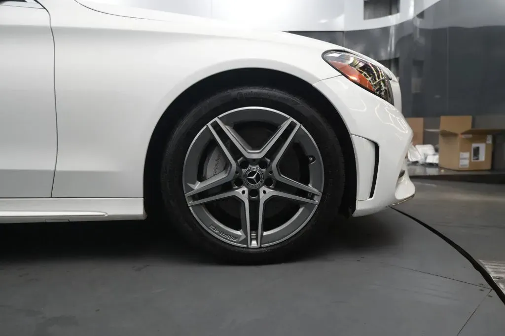 Mercedes-Benz C-Class photo 18