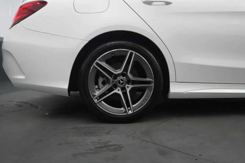Mercedes-Benz C-Class photo 17