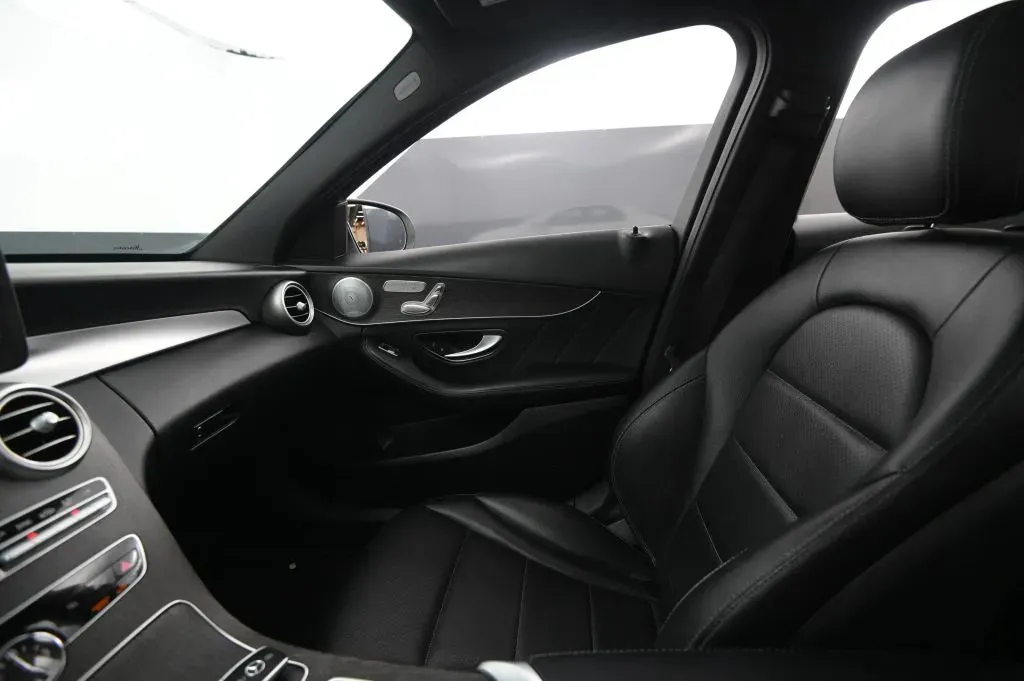 Mercedes-Benz C-Class photo 29