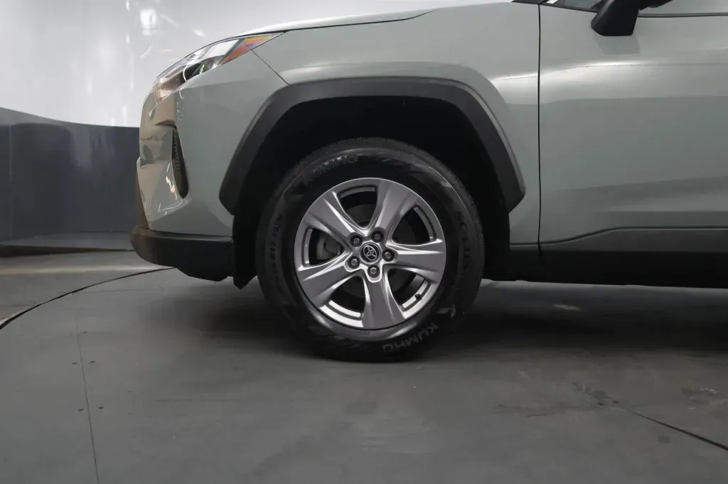 Toyota RAV4 photo 10