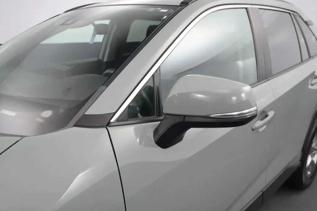 Toyota RAV4 photo 11