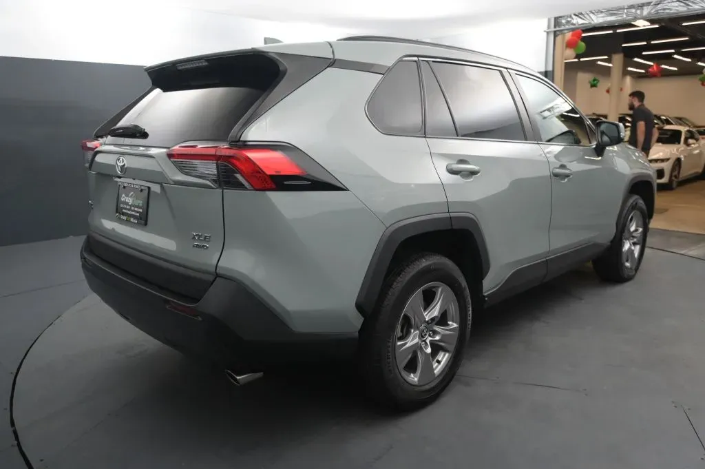 Toyota RAV4 photo 5
