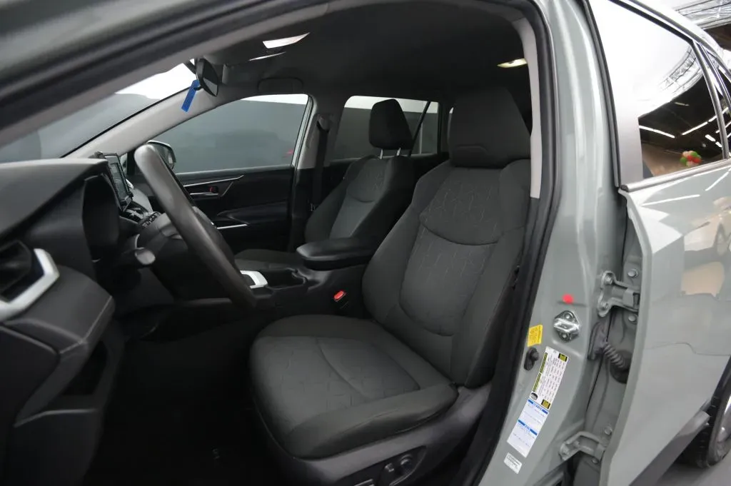 Toyota RAV4 photo 38
