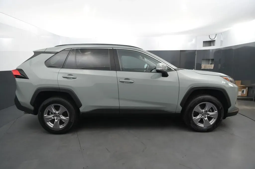 Toyota RAV4 photo 6