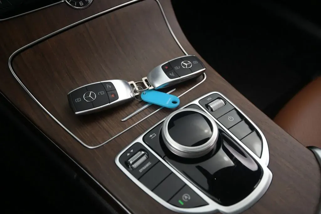 Mercedes-Benz C-Class photo 29