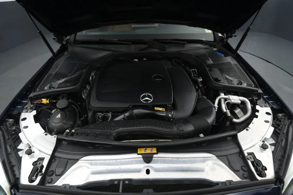 Mercedes-Benz C-Class photo 21