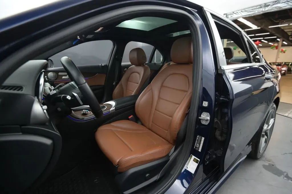 Mercedes-Benz C-Class photo 42