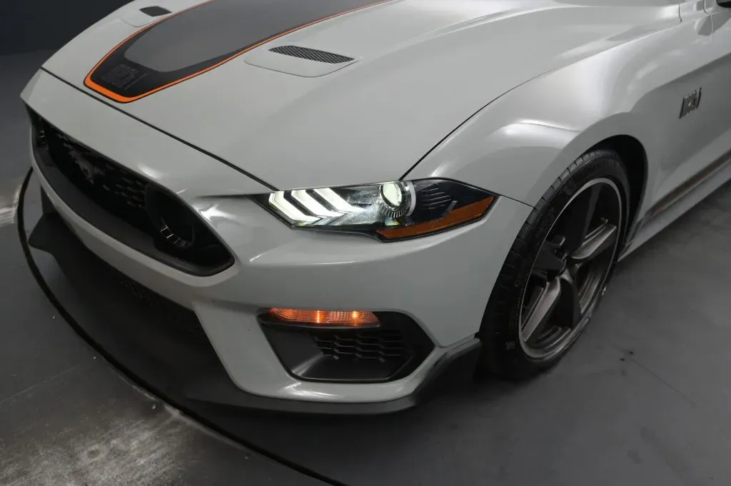 Ford Mustang photo 9