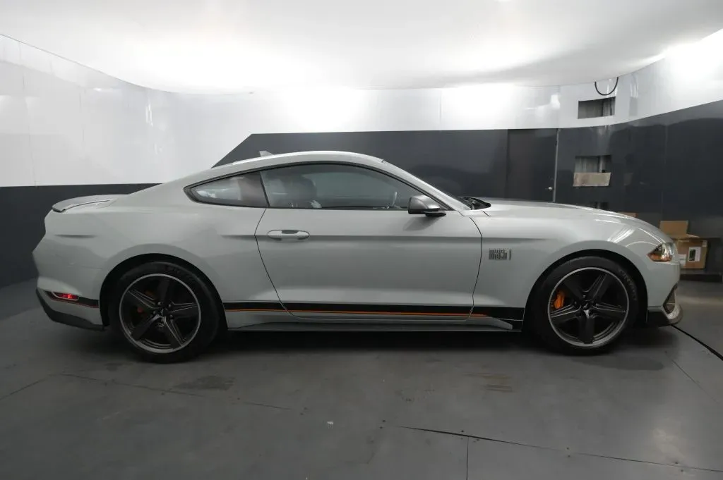 Ford Mustang photo 6