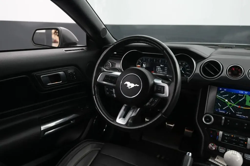 Ford Mustang photo 39