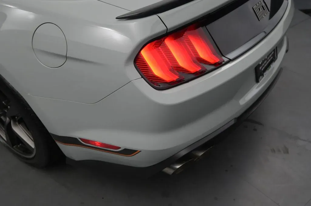 Ford Mustang photo 17