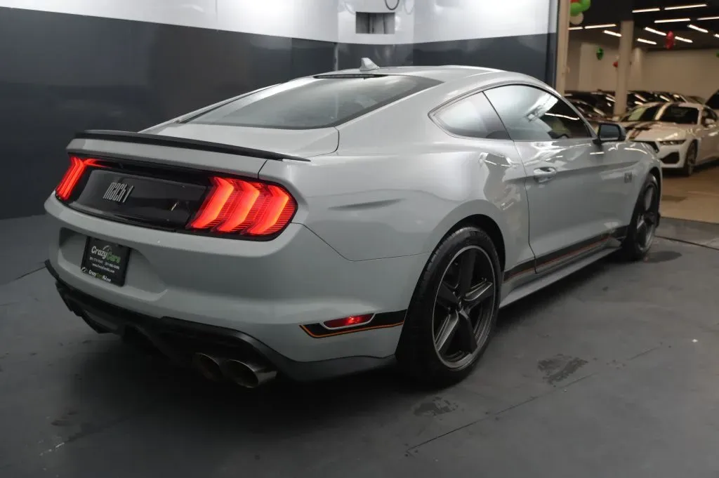 Ford Mustang photo 5
