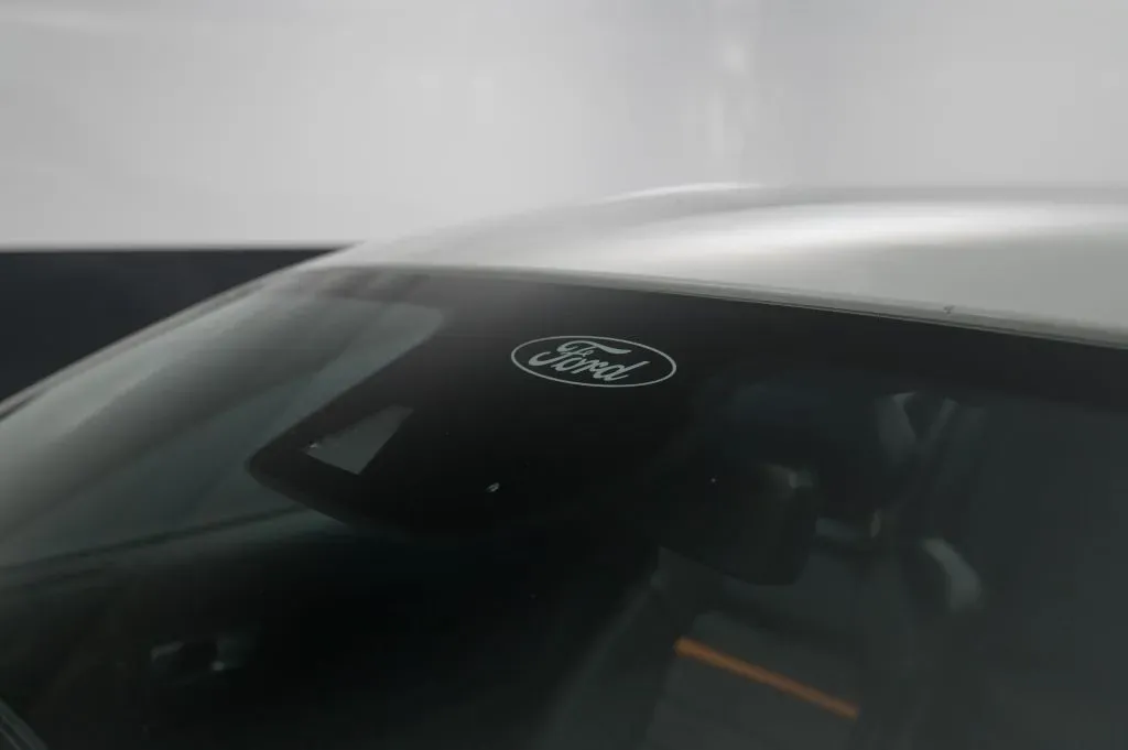 Ford Mustang photo 13