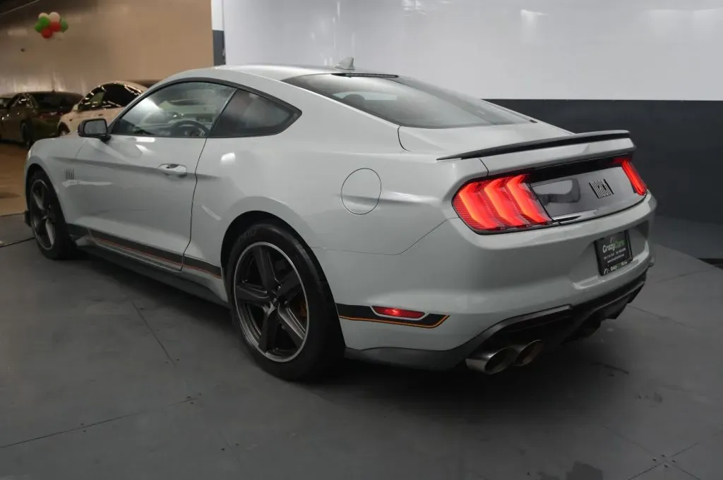 Ford Mustang photo 3