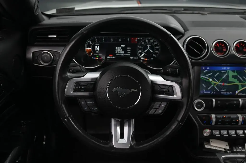 Ford Mustang photo 42