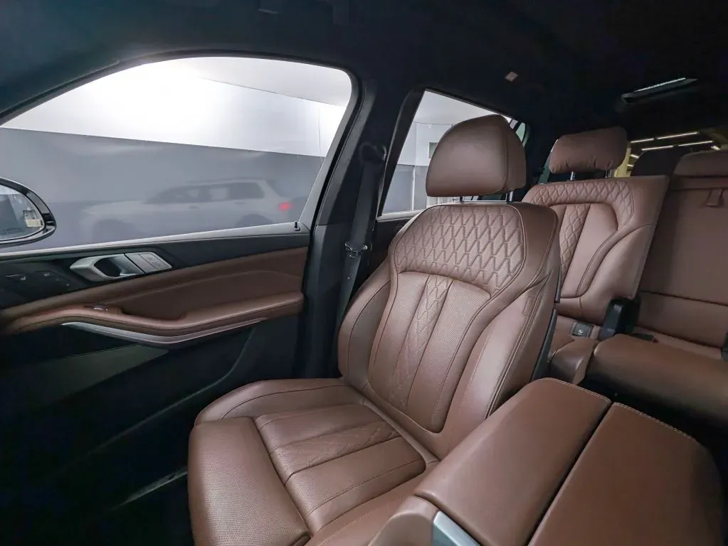 BMW X7 photo 35