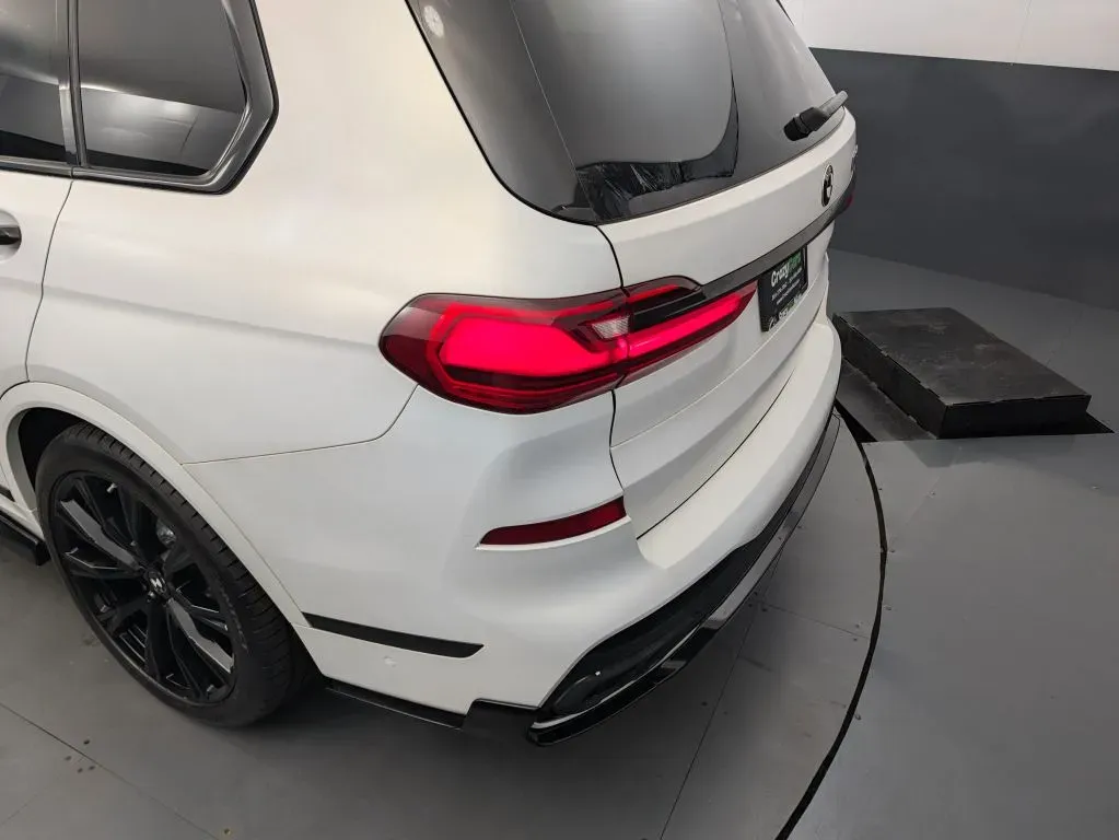 BMW X7 photo 16