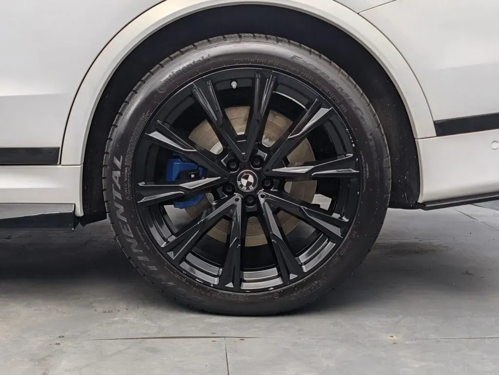 BMW X7 photo 14