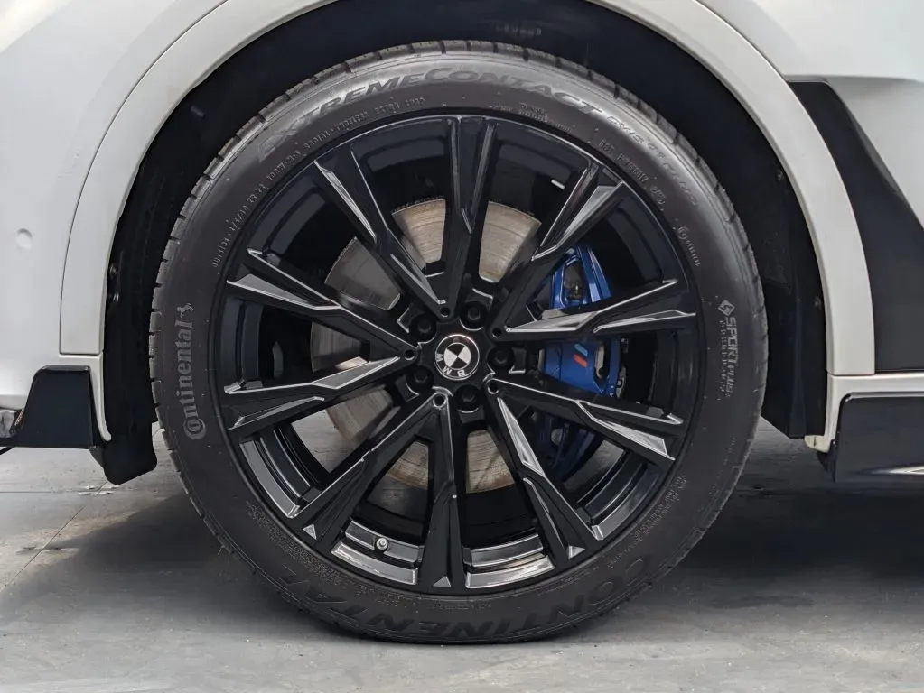 BMW X7 photo 11
