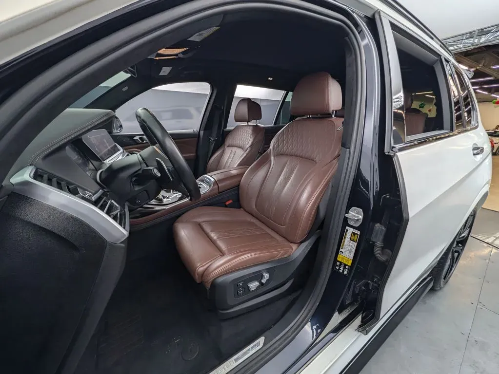 BMW X7 photo 48
